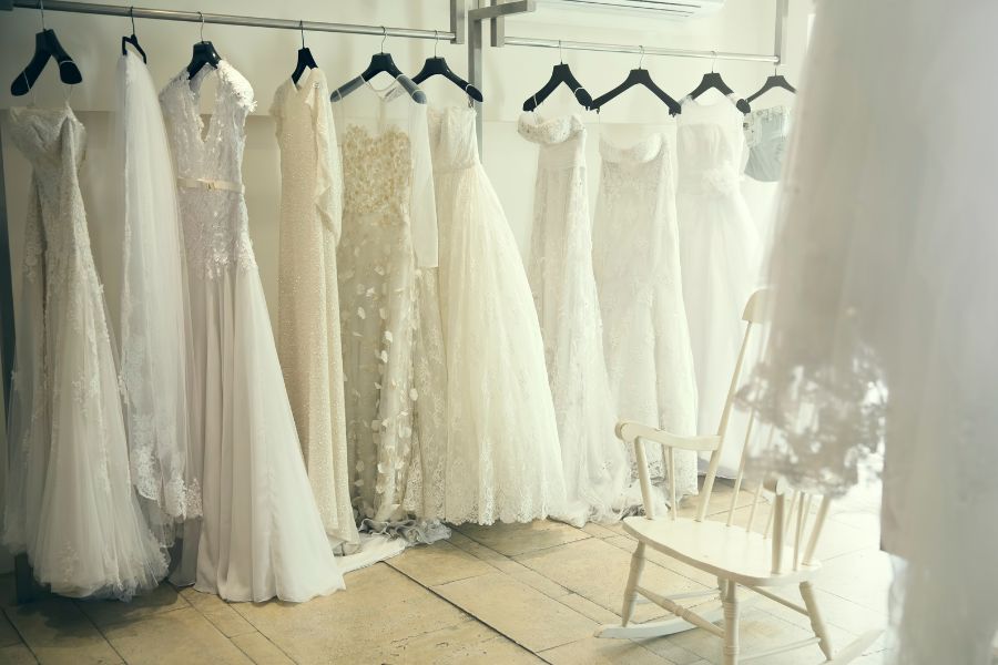 Jak wybrać salon sukien ślubnych w Krakowie?